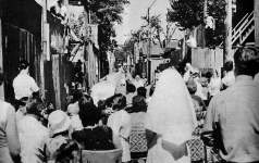1966 - Messe dans la ruelle